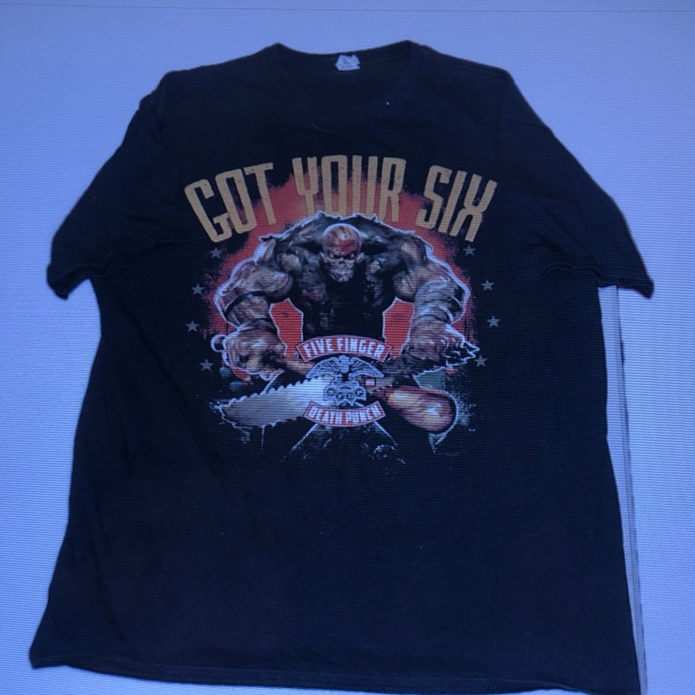 'Got Your Six' Black Graphic Tee